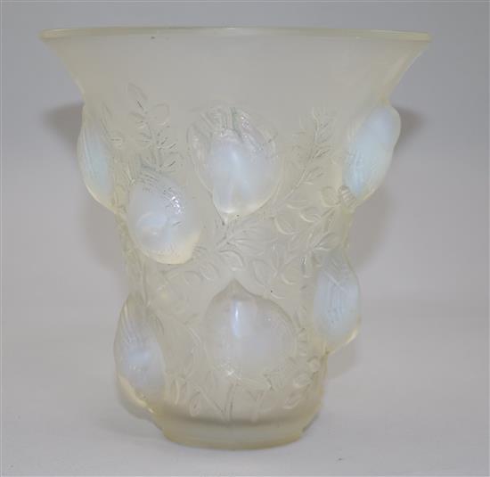 A René Lalique Saint-Francois opalescent glass vase, 17.5cm